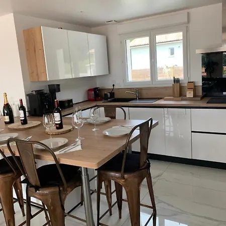 Maison Au Calme Avec Piscine *